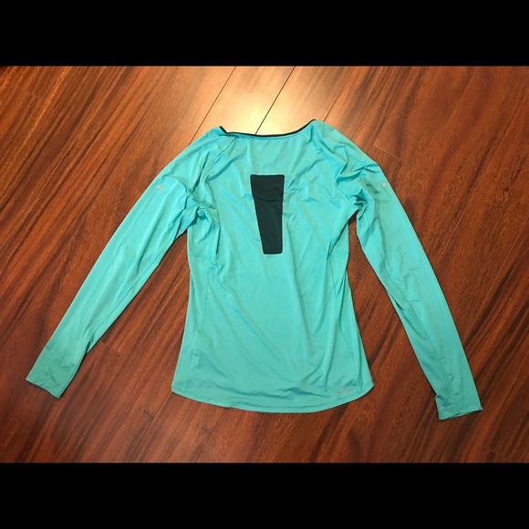 Reebok women’s medium long sleeve athletic top, teal (leans toward green) - Picture 6 of 6
